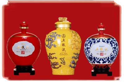 长沙宁乡市烟酒回收五粮液各种摆件.jpg